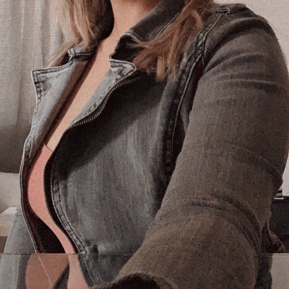 Bundle and SAVE!!!💸 Forever 21 Jean jacket - Picture 5 of 5
